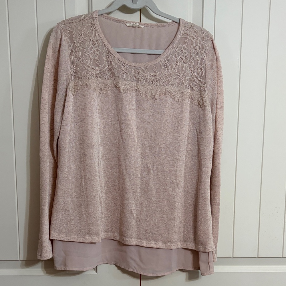 Adiva Lace Yoke Layered Hem Long Sleeve Top - Blush Cream Size XL